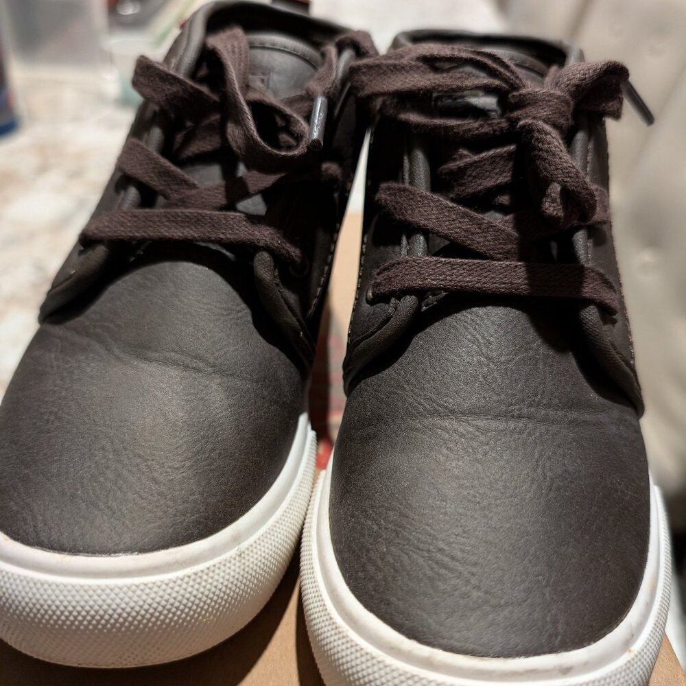 Levi's boy's shoes size 13